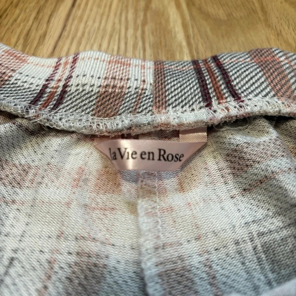 La Vie En Rose Cozy Plaid Capri Pajama Pants with Pockets - Picture 4 of 6